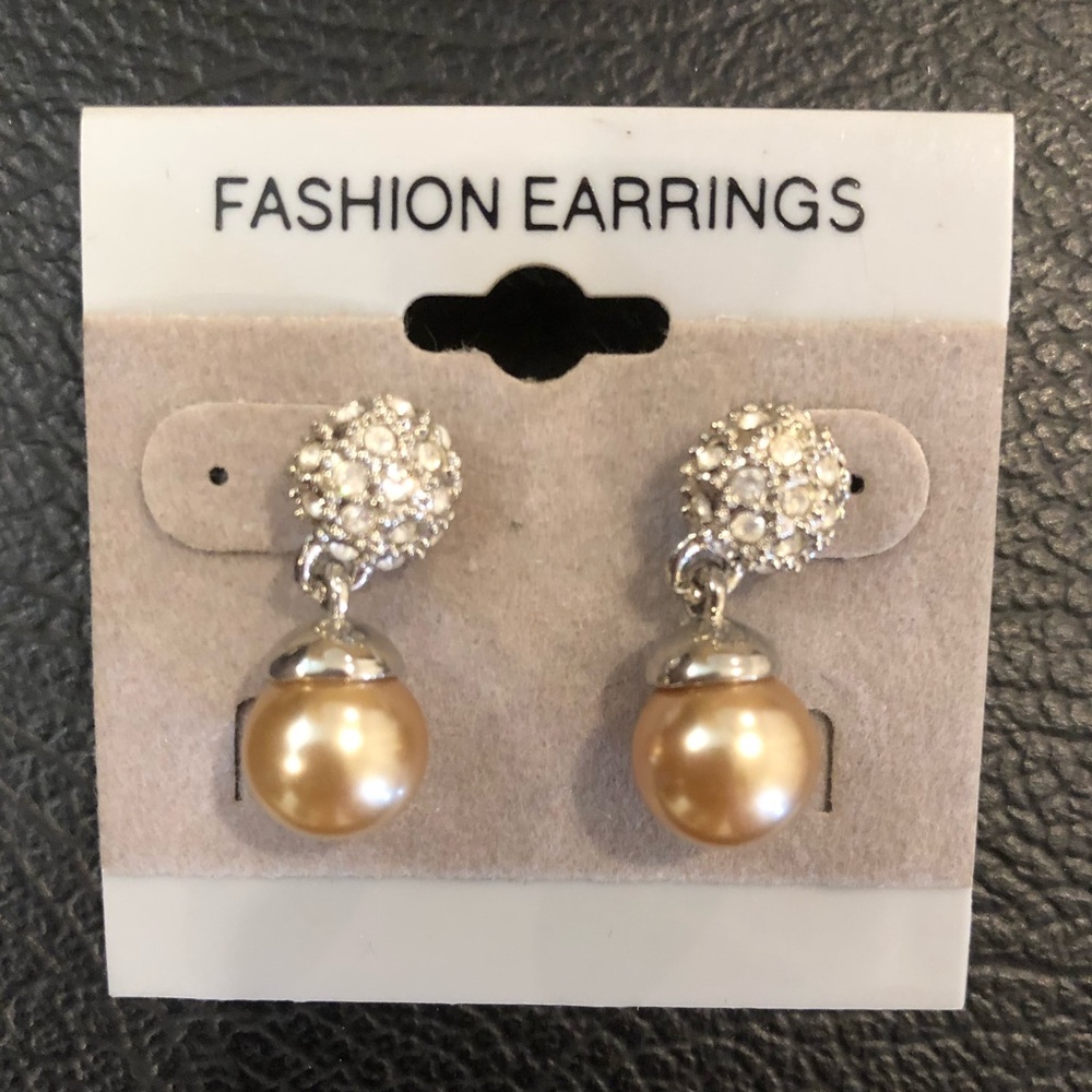 Creme Earrings